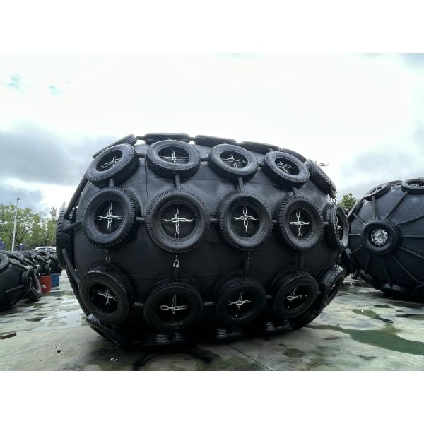 Design Life 8 to 15 Years Pneumatic Marine Fender Offering 50kPa 80kPa Pressure and Installation Method Chain PP Rope Ideal for Ship Docking