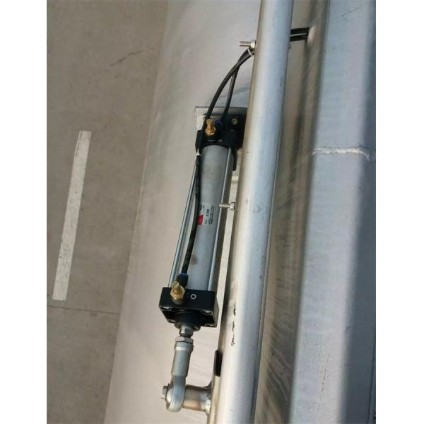 Large Capacity Diesel Semi Trailer Truck / Fuel Tanker Truck 14100 * 2500 * 3780 mm