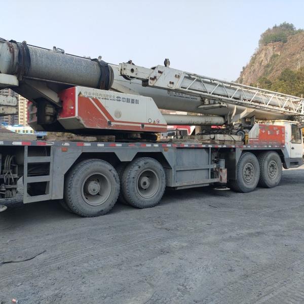 Poids de levage maximal 16 t XCT80 Zoomlion Machinerie de construction Grue lourde Grue de camion