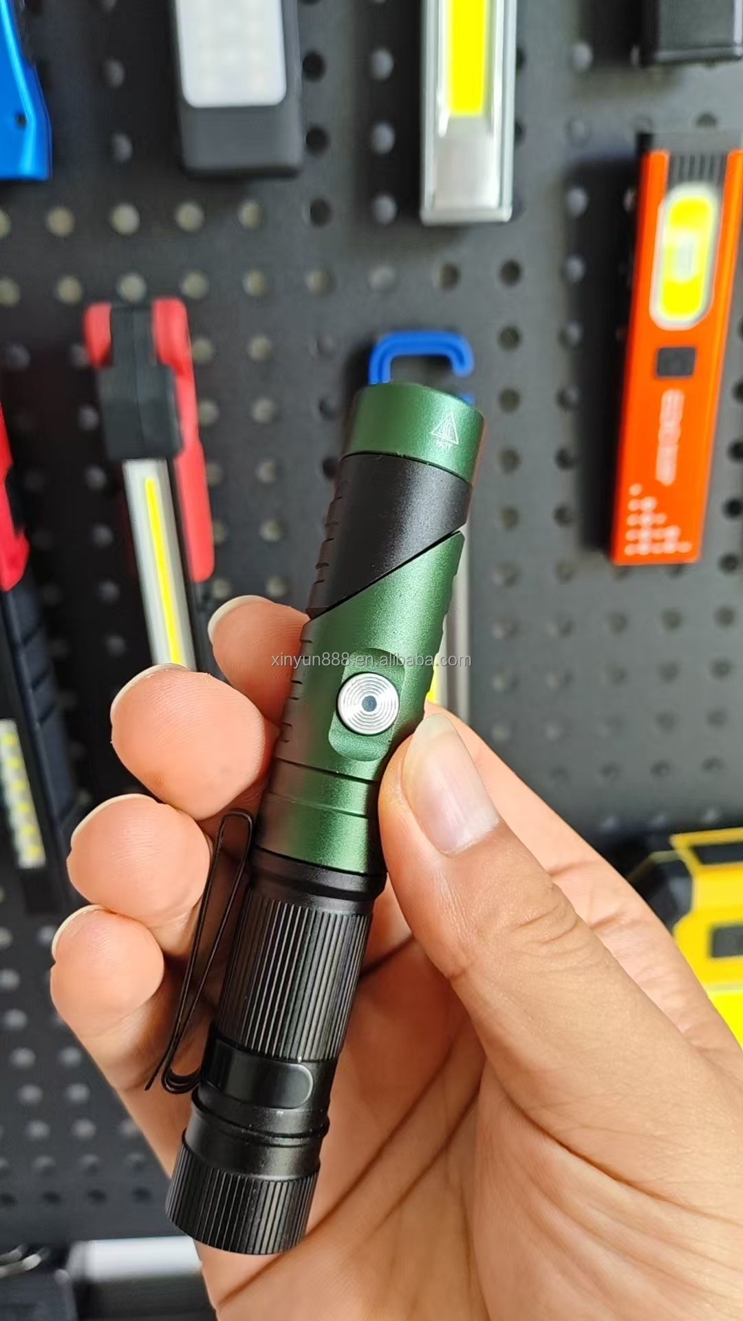 2026 New EDC Flashlight Strong Light COB Charging Working Lamp Outdoor Magnetic Cap Clip Lamp Rechargeable Flashlight