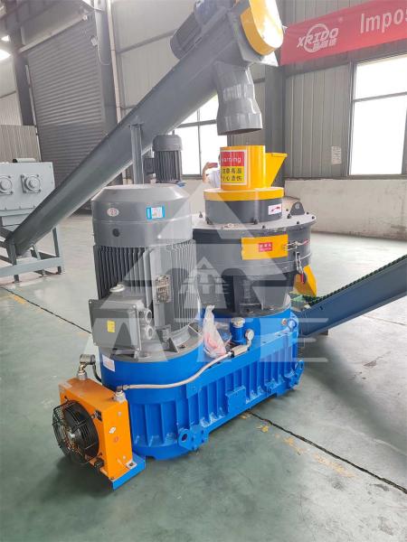 Wood Sawdust Briquetting Machine Recycling Sorting Biomass Briquette Press Machine