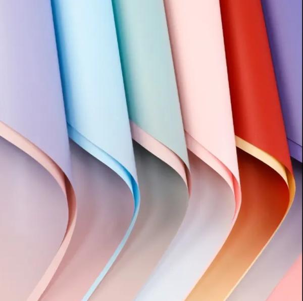 2024 Papel de embrulho de presentes de flores de dois lados Glorious Youth Graduated Color Wrapping Paper Bouquet Materiais de embalagem