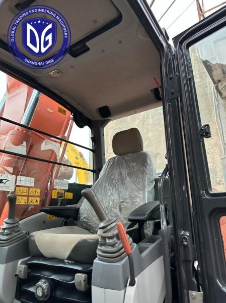 Exterior bem preservado ZX130 Excavadora Hitachi de 13 toneladas usada Defeitos cosméticos mínimos