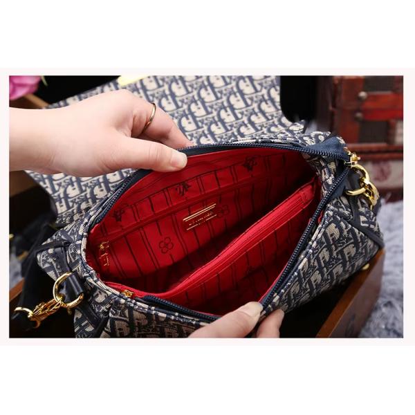 Stylish Fashionable Elephant Pattern Crossbody Bag for Women Made of Durable PVC Leather
