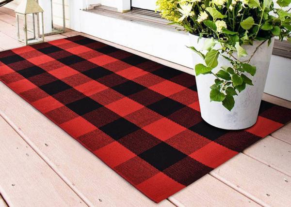 Customized Cotton Thread Red And Black Viscose Fiber Lattice Doormat