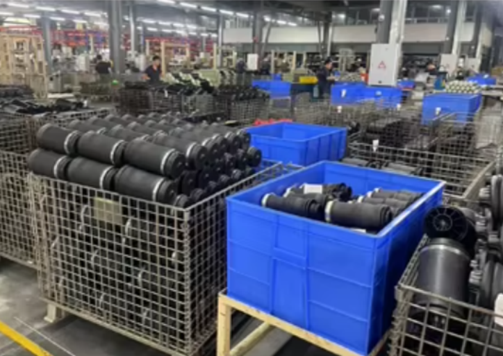 81.41722.6051 DZ16251434065 Front air Cab Shock for Shacman X3000 H3000 M3000 X5000