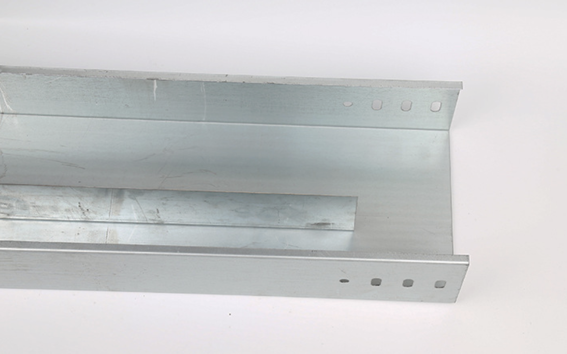 High Quality Industrial Construction Galvanized Steel Compartment Trunking Tray Ventilated/Perforated Internal Cable Laying