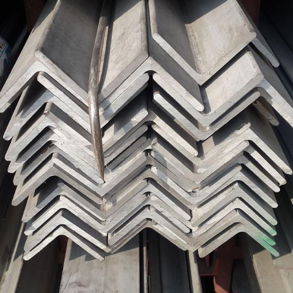 a barra de ângulo do aço carbono de 50x50x5mm laminou o ferro de ângulo galvanizado de aço
