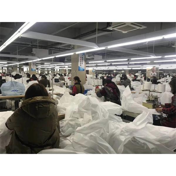 Single Use Disposable Safety Coveralls Protective Clothing Against Infection