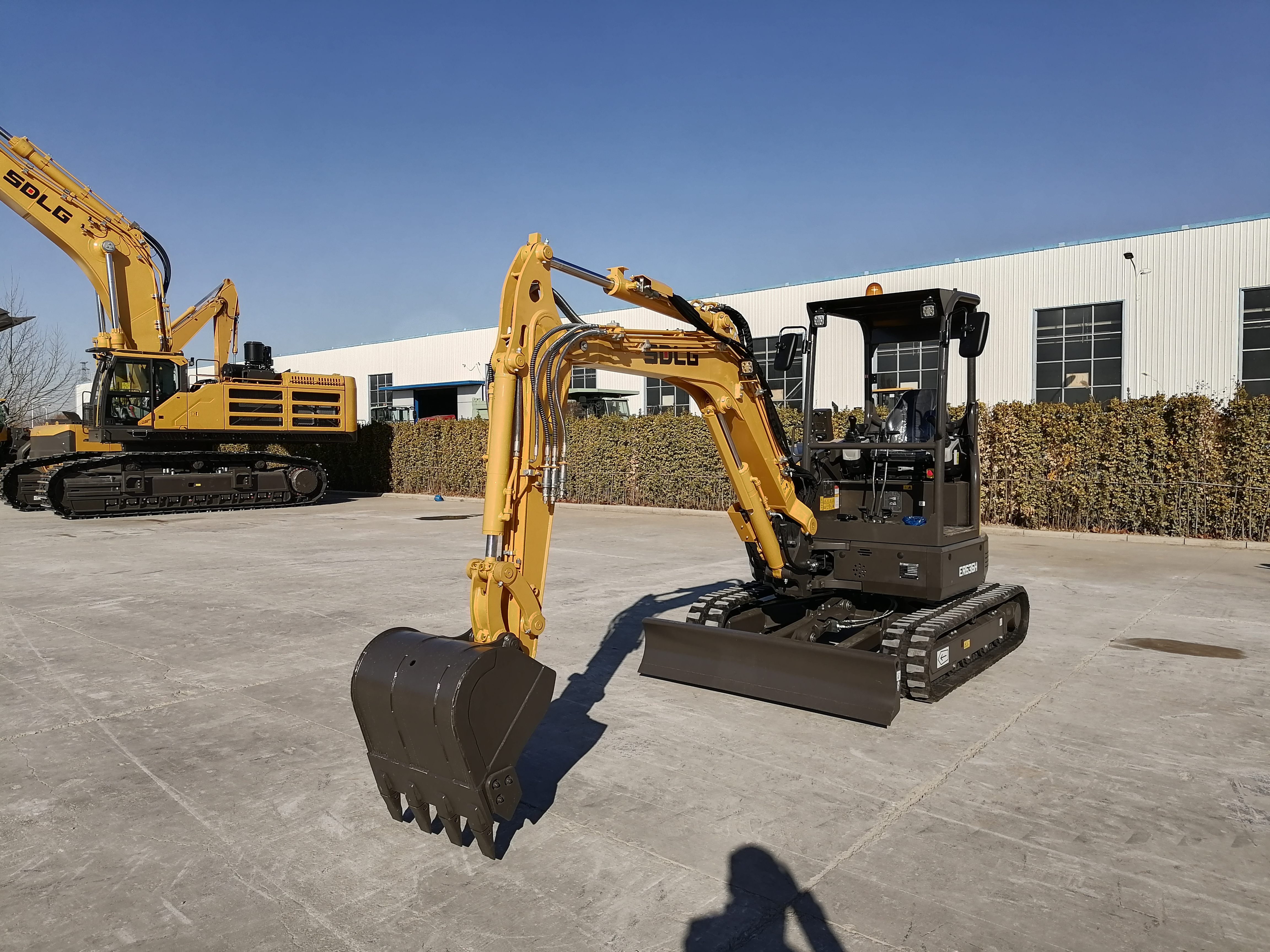 SDLG Lingong LGMG 1t 2t 3t Mini Micro Crawler Excavator Compact Digger For Farm Garden Home Use