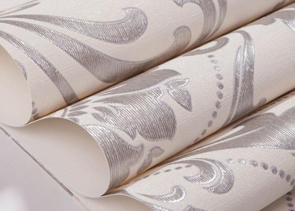 Embossed Victorian Damask Wallpaper , Creamy white Living Room Wallpaper CE Listed