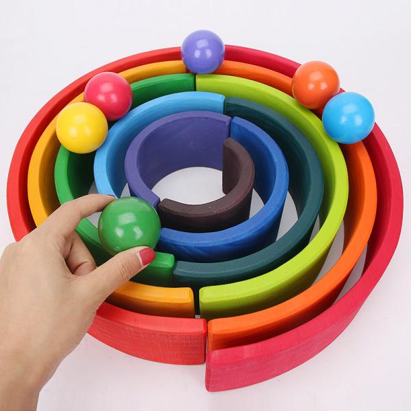 Blocs constitutifs en bois Toy Creative Educational d'arc-en-ciel de Brown 18cm