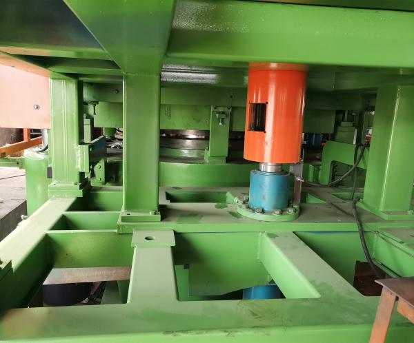 Plate Clearance 250-500mm Hydraulic Solid Tyre Press Machine for Precise Tire Molding