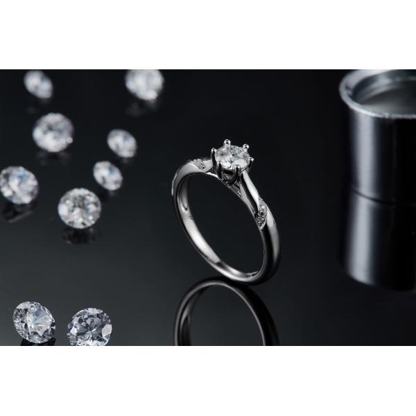 Захват кольца Moissanite белизны 925 стерлинговый серебряный изготовленный на заказ