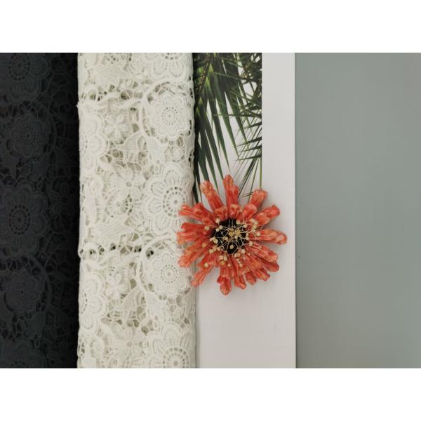 Haga a ganchillo la tela pesada del cordón del bordado de flores químico