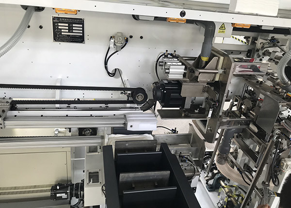 Энергопотребление женской машины для упаковки санитарной салфетки горизонтальное низкое