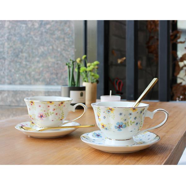 Подарите своим гостям в стиле этот турецкий чайный набор включает керамические чашки и тарелку