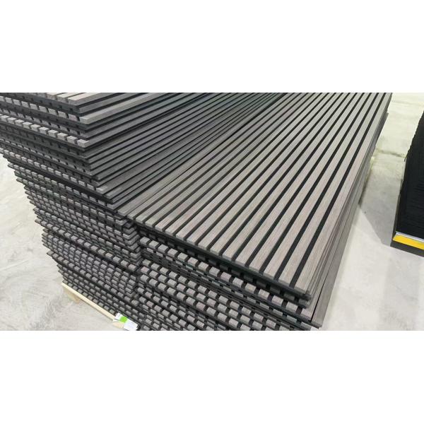 21 mm Akupanel Moderne en bois Panneau acoustique MDF insonorisé Hôtels Salons Panneau mural en placage