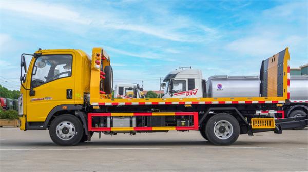 Howo Truck Price 4x2 4ton Universal Remote Control Tow Truck