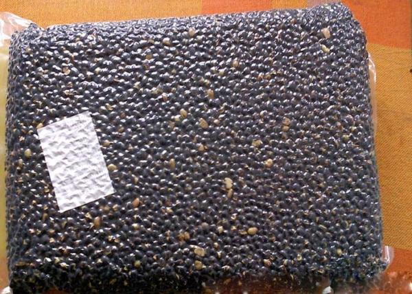 Naturally Grown Roasted Black Beans Original Flavor Hard Texture For All Age