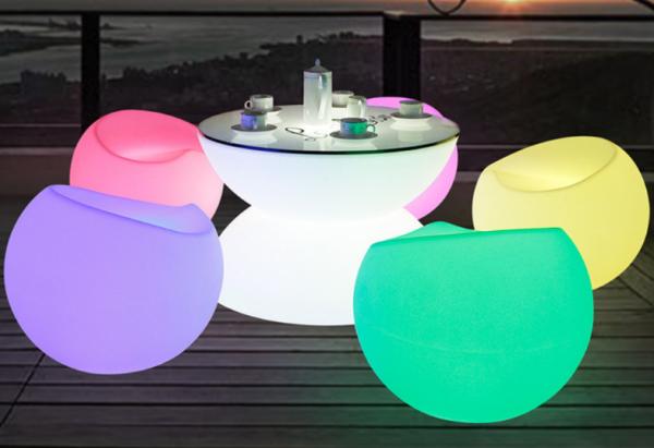 Muebles ligeros con molde rotativo Iluminación LED a distancia sillas de playa de plástico al aire libre