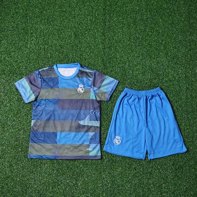 Le Real Madrid 2025-2026 Nouveau costume d'entraînement de football pour enfants léger absorbant la sueur
