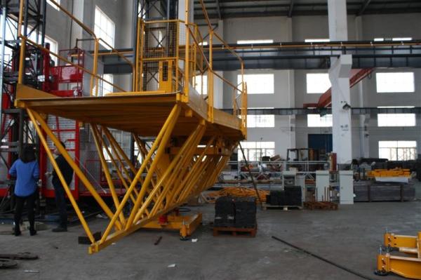 10m Aluminum Mast Climbing Work Platform For Outside Wall Painting