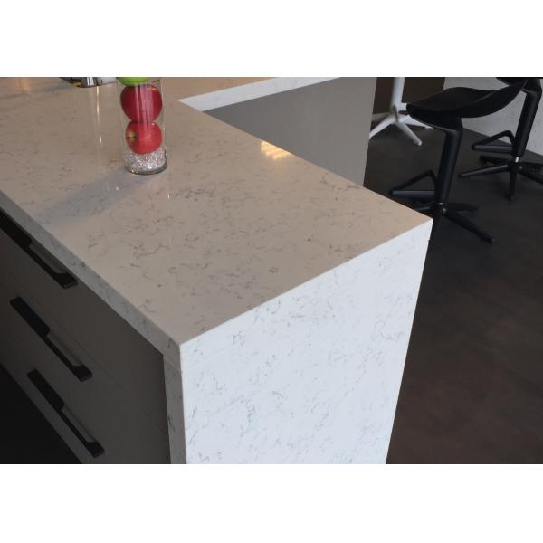 Alto brillo afilado con piedra/pulido Cararra blanco cuarzo piedra hecha por el hombre para la mesa de la cocina