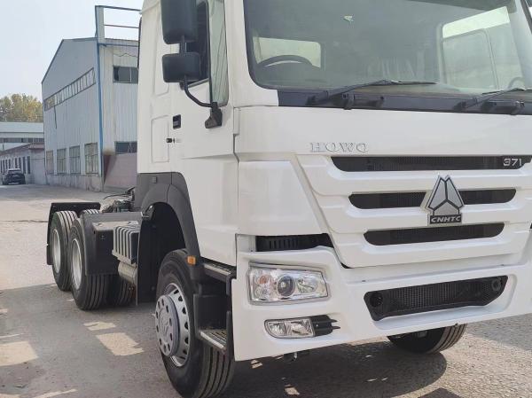 Sinotruk HOWO 6*4 Tractor Truck Right-Hand Drive 6800*2496*2950mm Used Condition