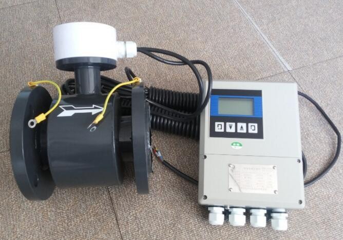 Sewage split electromagnetic IP68 water-proof flowmeter