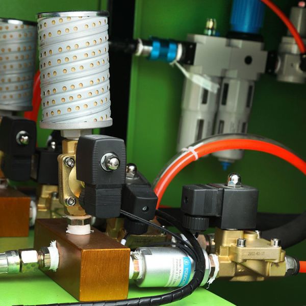 Semi Automatic PET Bottle Blow Moulding Machine with 80KG Clamping Force and 1600*610*1580mm Dimension for HDPE Bottle Making
