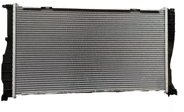 17117547059 Auto Parts Cooling System for BMW X1 E82 E84 E88 E89 E90 E91 E92 E93 Z4