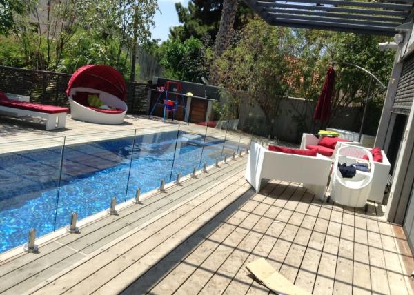 Spigot Tempered Clear Frameless Glass Railing Pool Fence 316/304 Stainless Steel With Gate
