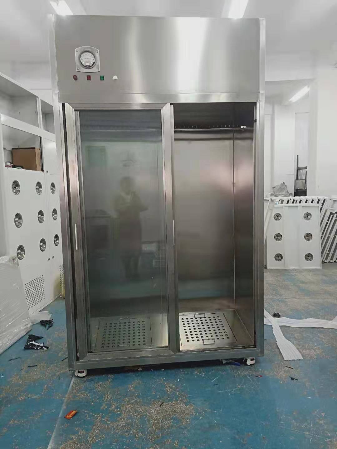 Малошумный шкаф Stocker халата ламинарной подачи SUS шкафа 304 одежды чистой комнаты