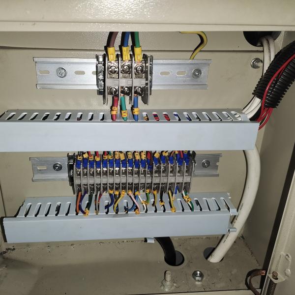 Использованная 150Т белая гидравлическая стальная режущая машина для пластиковой пленки и лазера