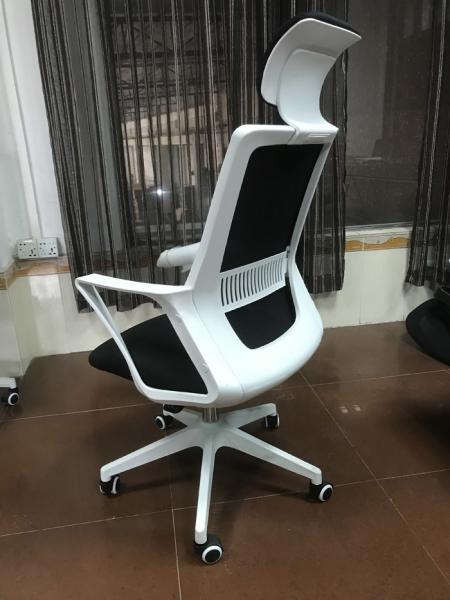 White Mesh High Back Office Chair For Tall People Puncture Proof ISO Approval