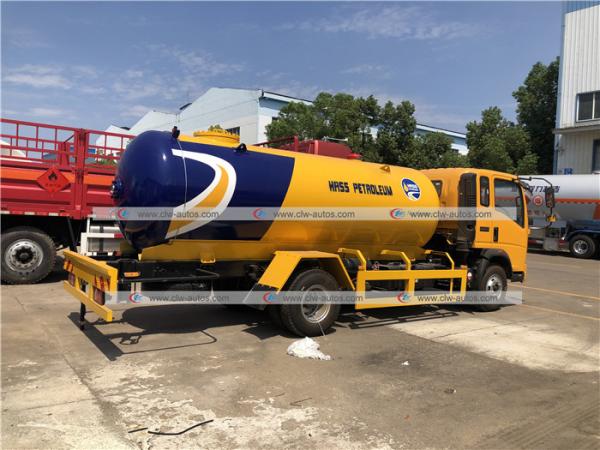 Sinotruk HOWO 8000liters 8cbm LPG Bobtail Truck 3ton 4ton Road Tanker LPG Gas Delivery Truck