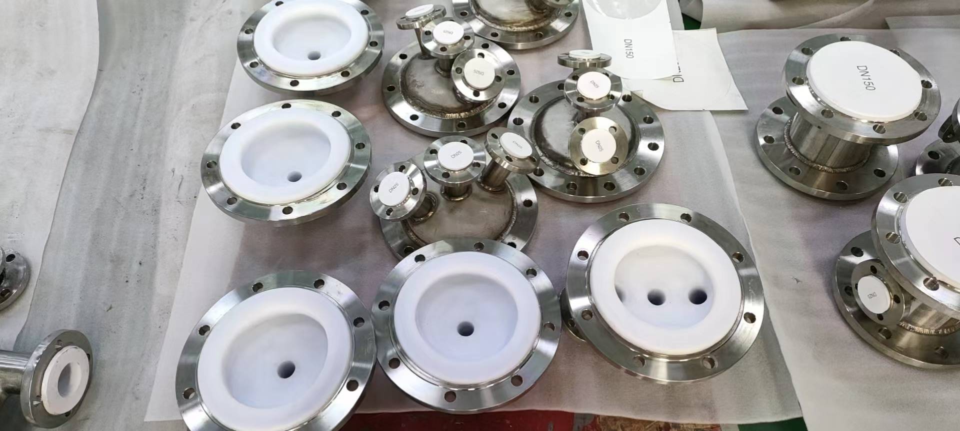 Virgin PTFE Lining Heat Exchanger with Wide Temperature Range -200℃ ~ +260℃ for