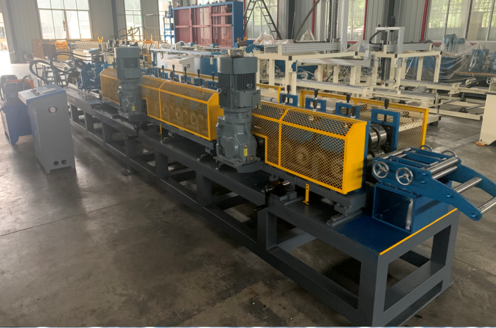 Стальной стержень обрамляя крен киля света SGS Plc формируя машину