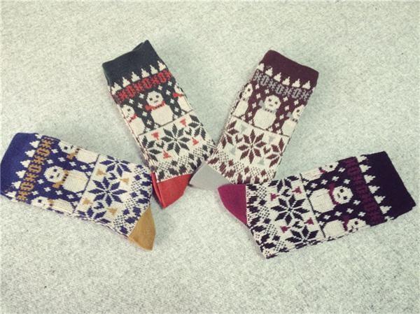 Graceful customized christmas snowman design winter acrylic AZO-free socks for female