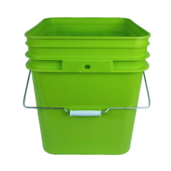 Se trata de un recipiente de plástico con un contenedor de plástico de 2L / 4L / 5L / 6L / 10L / 18L / 20L.