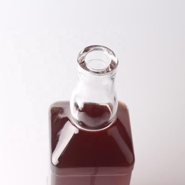 Collar Material Glass 500ml 700ml Embossed Transparent Bottle for Whisky Rum Gin Brandy
