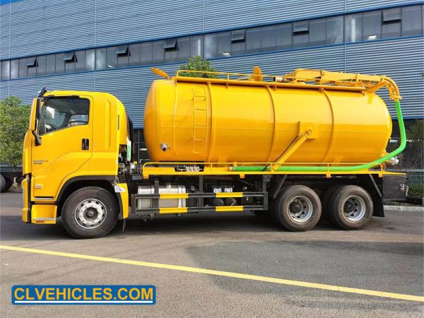 ISUZU GIGA Sewage Vacuum Pump Truck 460hp 25000 Liters With High Pressure Washer