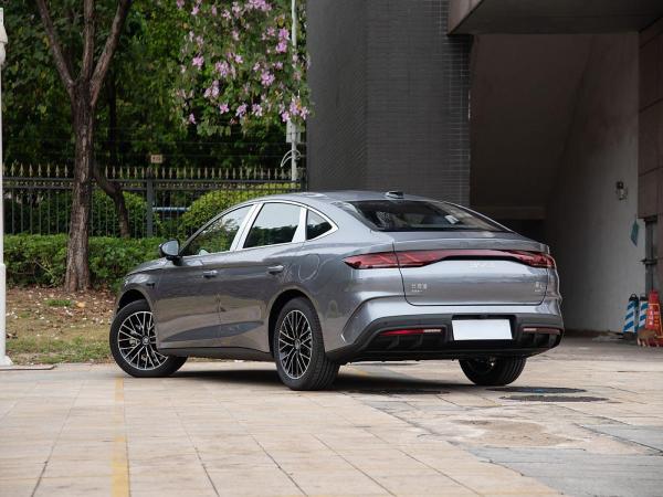 Geely 2025 DM-i Intelligent Driving Edition 80KM PHEV Sedan Popular Used Cars with VI Environmental Standards