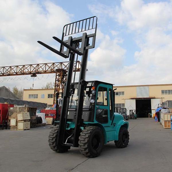 4000kgs Rough Terrain Forklift Truck Chinese Engine 4 Wheel Drive
