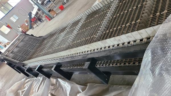                  Inclined Belt Conveyor for Fruit Processing Line             
