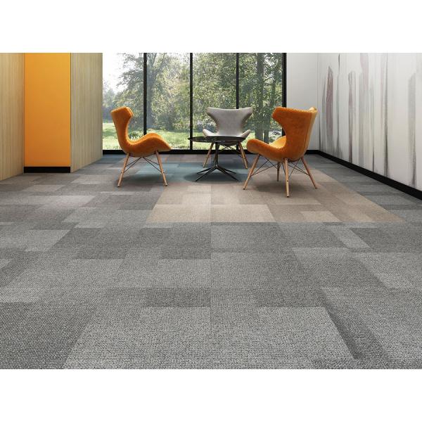 Custom Puzzle Fireproof Plain Striped Jacquard Design Cushioned PP Material Carpet Tile