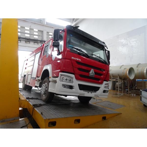 Howo 8T Foam Fire Truck , Water Tank Firefighting Apparatus 6 Wheel 290hp