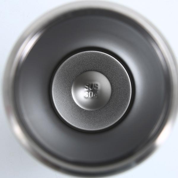 Bouteille en acier inoxydable isolée sous vide de 18 oz avec bouchon Chug