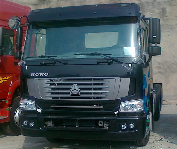 China sinotruk howo Euro II tractor truck / prime mover for sale in uganda with warranty and Customization service